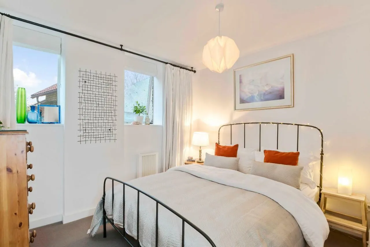 The Nook Tower Bridge Apartment London
