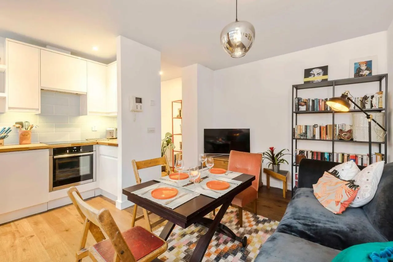The Nook Tower Bridge Apartment London